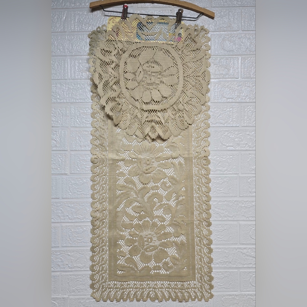 Elegant Vintage 2 Piece Polyester Floral Lace Table Runner and Doily Set